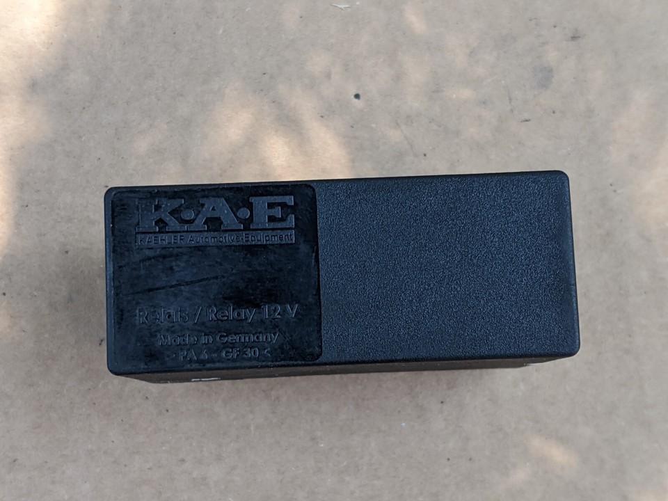 Used Mercedes-Benz Blinker/Hazard Light Relay – 2018210047 – Fits 1984-1995 Models