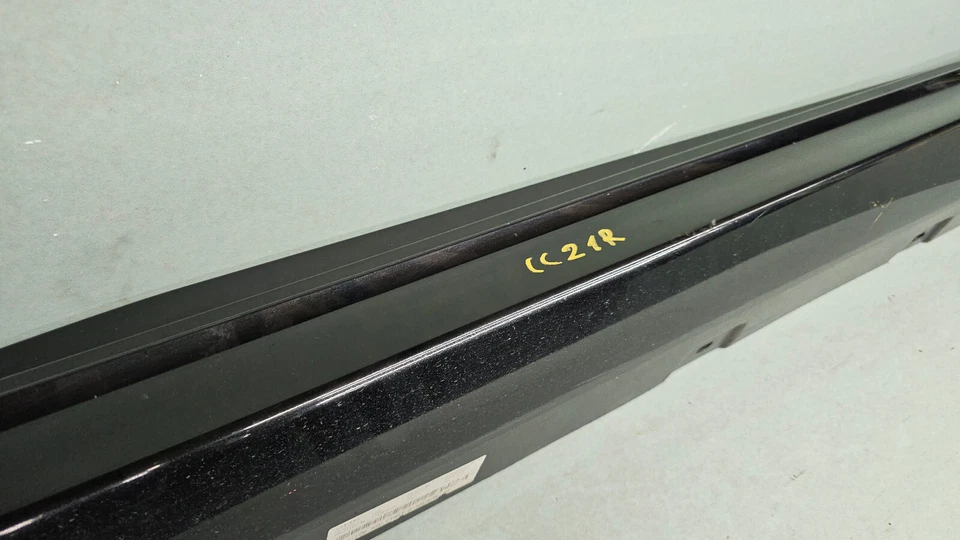 BMW F06 640Xi Gran Coupé 2012-2018 faldón lateral izquierdo panel basculante negro OEM Foto 4 de 4