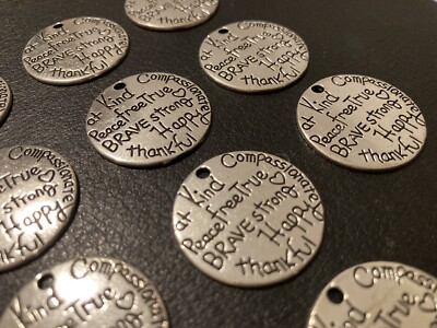 Inspirierende Worte Tibetisches Silber Stil Charms x 10 25 mm UK Verkäufer - kostenloser Versand