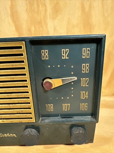 RARE VINTAGE RCA Victor Green Radio 2-XF-933 The Townley 1952 FOR PARTS - Picture 4 of 16