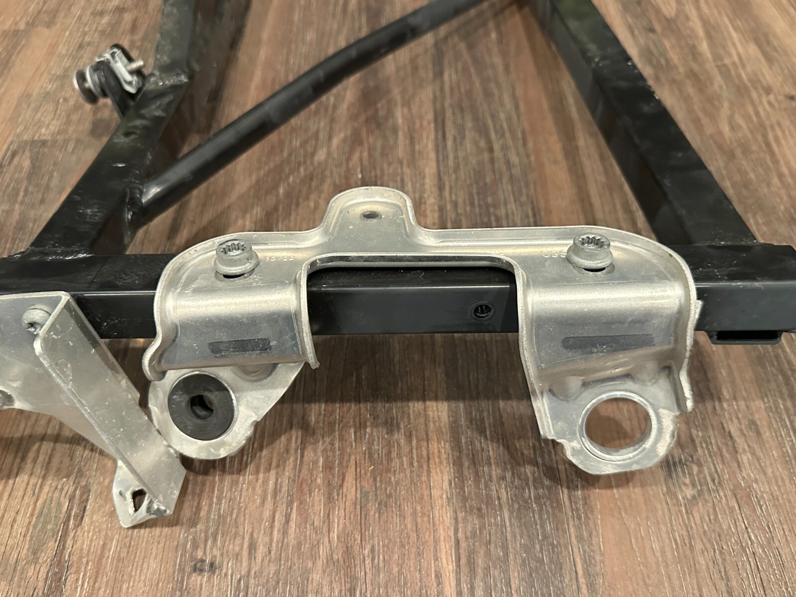 2021 AUDI R8 FRONT LEFT SUPPORT MOUNTING BRACKET OEM 4S0 806 191 B *READ*