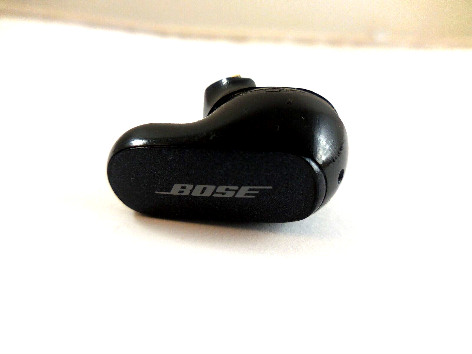 Bose QuietComfort ii Wireless replacement Left Earbud (With Issue)