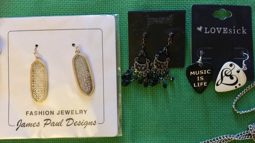 Fun Costume Jewelry Lot Liz Claiborne Necklace 3 Pair Earrings - Picture 2 of 4