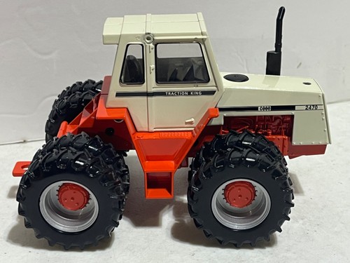 Case 2470 Traction King Tractor 4 Wheel Drive w Crab Steer 1/32 Scale by Ertl. - Picture 3 of 20