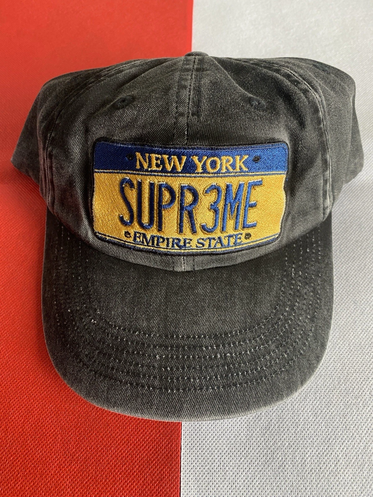 PLAQUE D'IMMATRICULATION SUPRÊME CHAPEAU EN DENIM NOIR 6 PANNEAUX TAILLE UNIQUE SS25 AUTHENTIQUE NEUF !