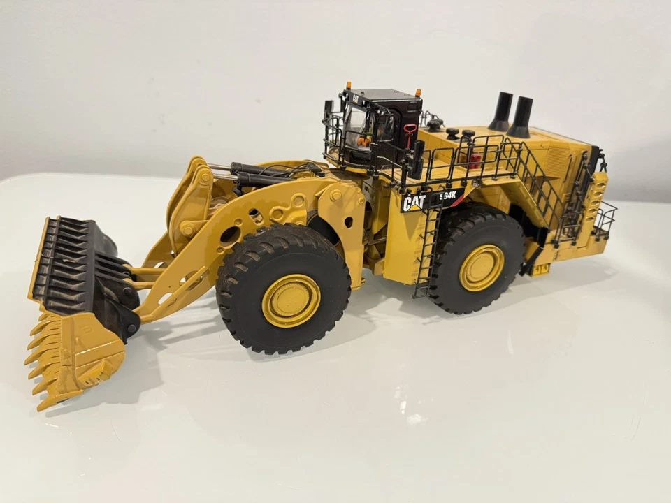 1/50 Scale CAT 994K Wheel Loader w/ Rock Bucket by Diecast Masters 85505 USED!!! - Image 3 of 4