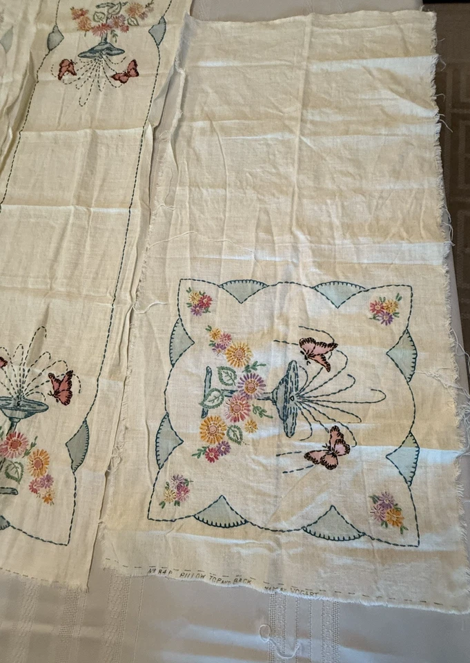 ¿Piezas sin terminar de colección de Vogart bordado almohada top y espalda y corredores oblongos? Foto 2 de 4