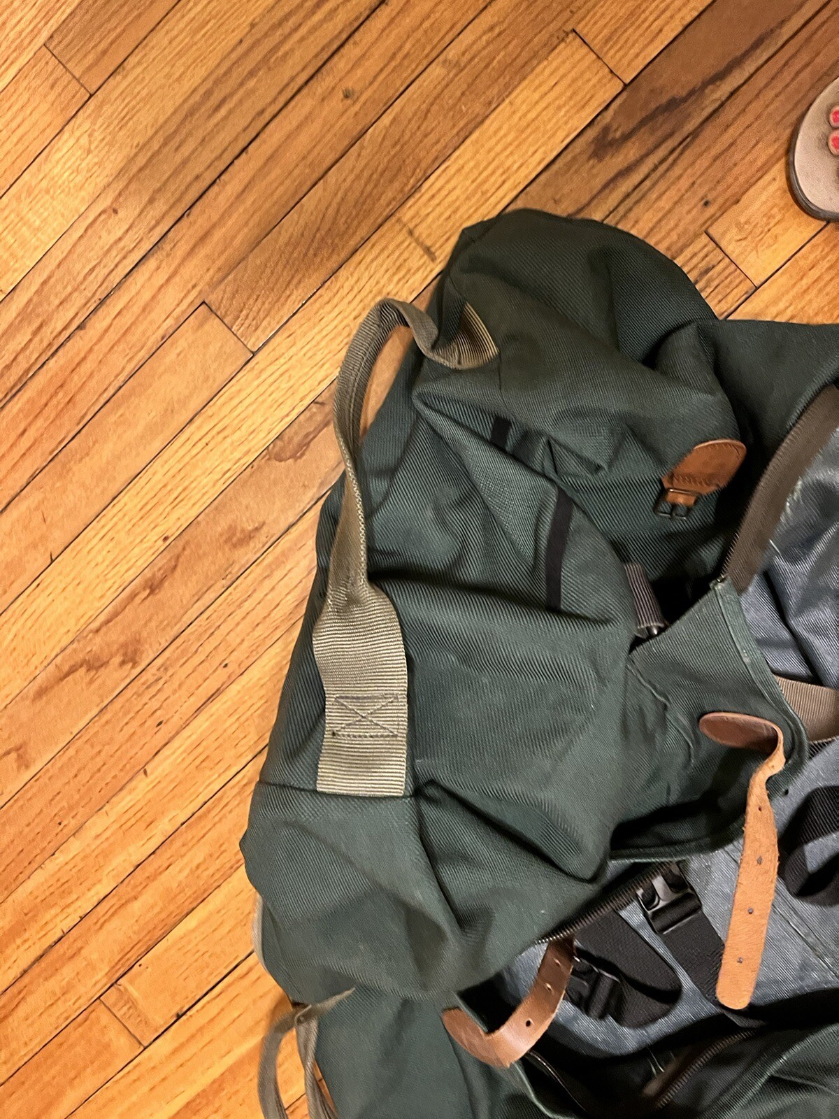 Cabela's Outdoor Gear Extra Large Green Canvas Duffel Bag w/Leather