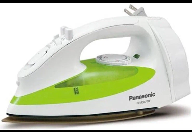 Ferro a vapor Panasonic NI-S300TR 1200 watts com placa de sola curva revestida de titânio - Imagem 4 de 4