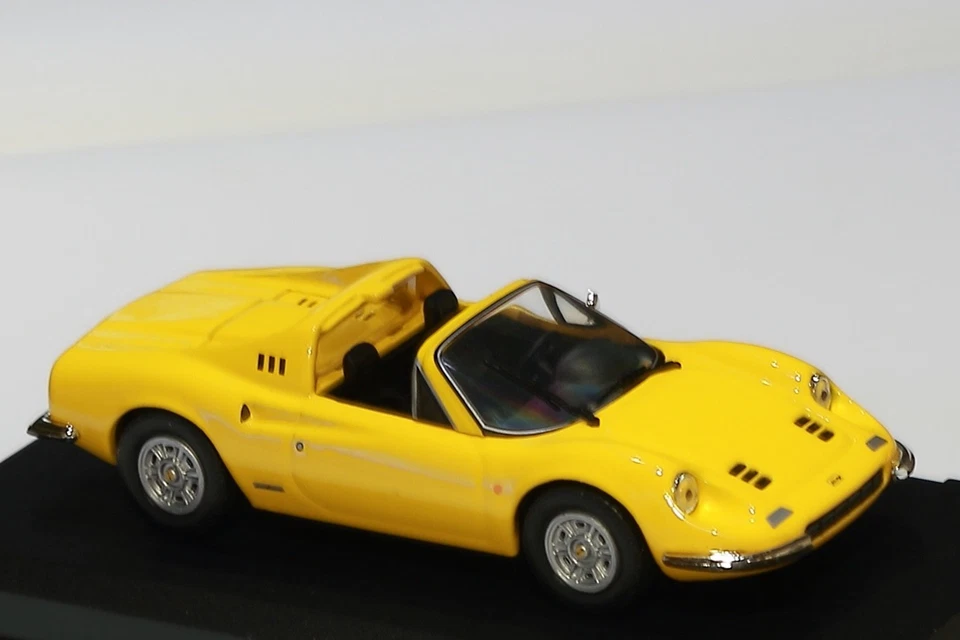 Ferrari Dino 246 GTS Modellino in metallo scala 1:43 - Immagine 3 di 4