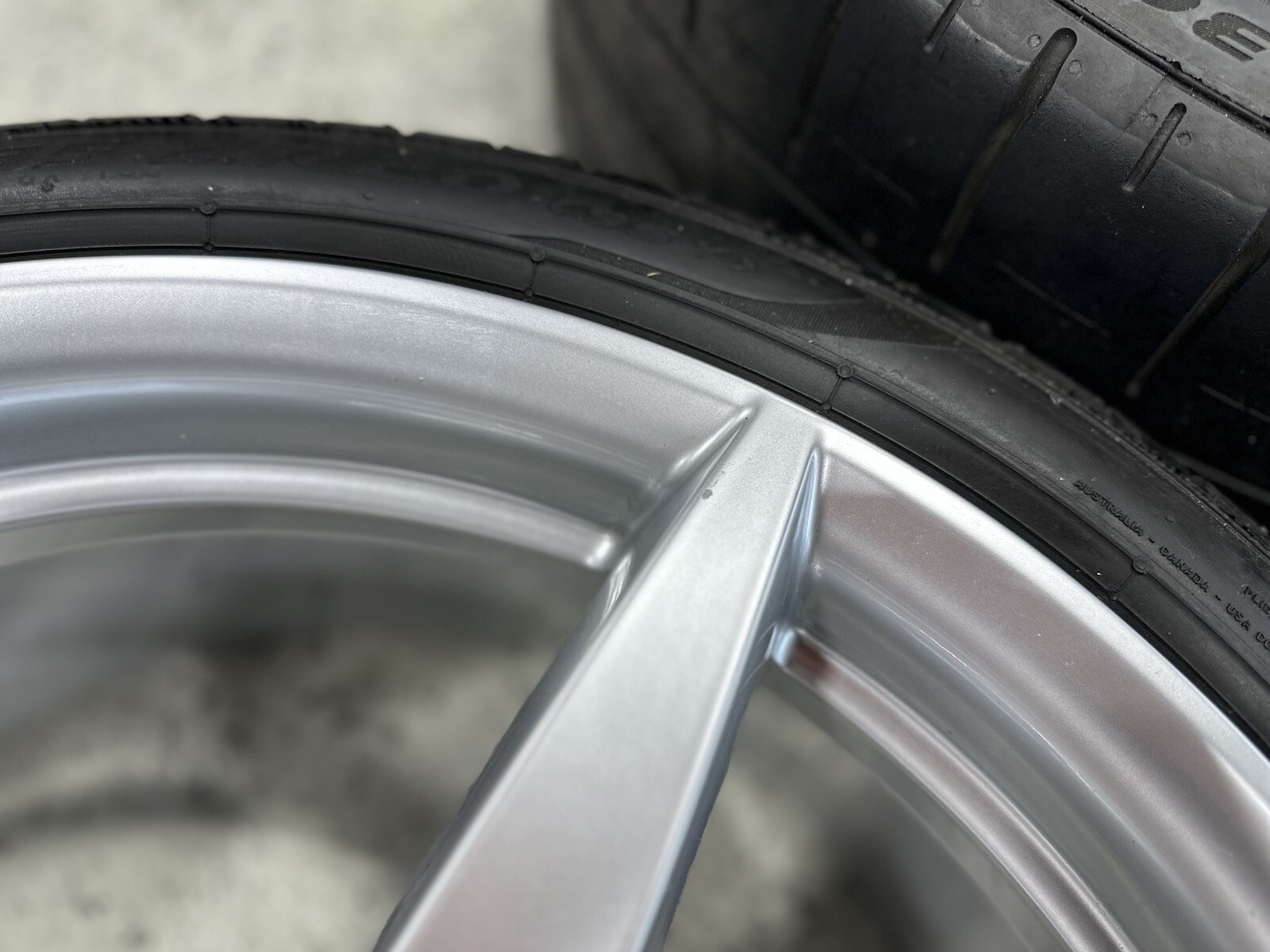 FERRARI 488 20" OEM Wheels Rims + Pirelli Tires EXCELLENT Condition!