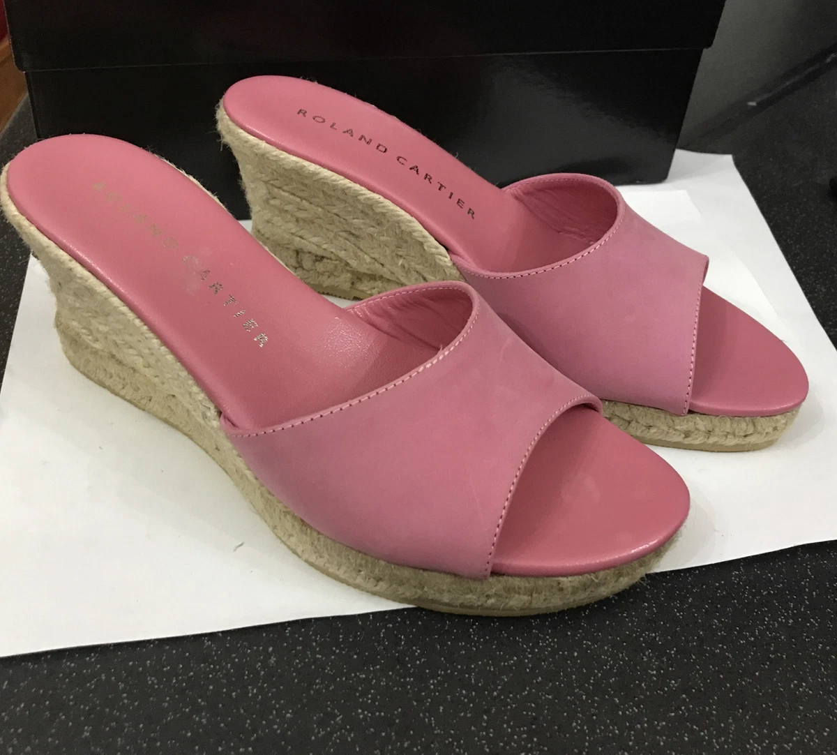 Roland cartier sales pink shoes
