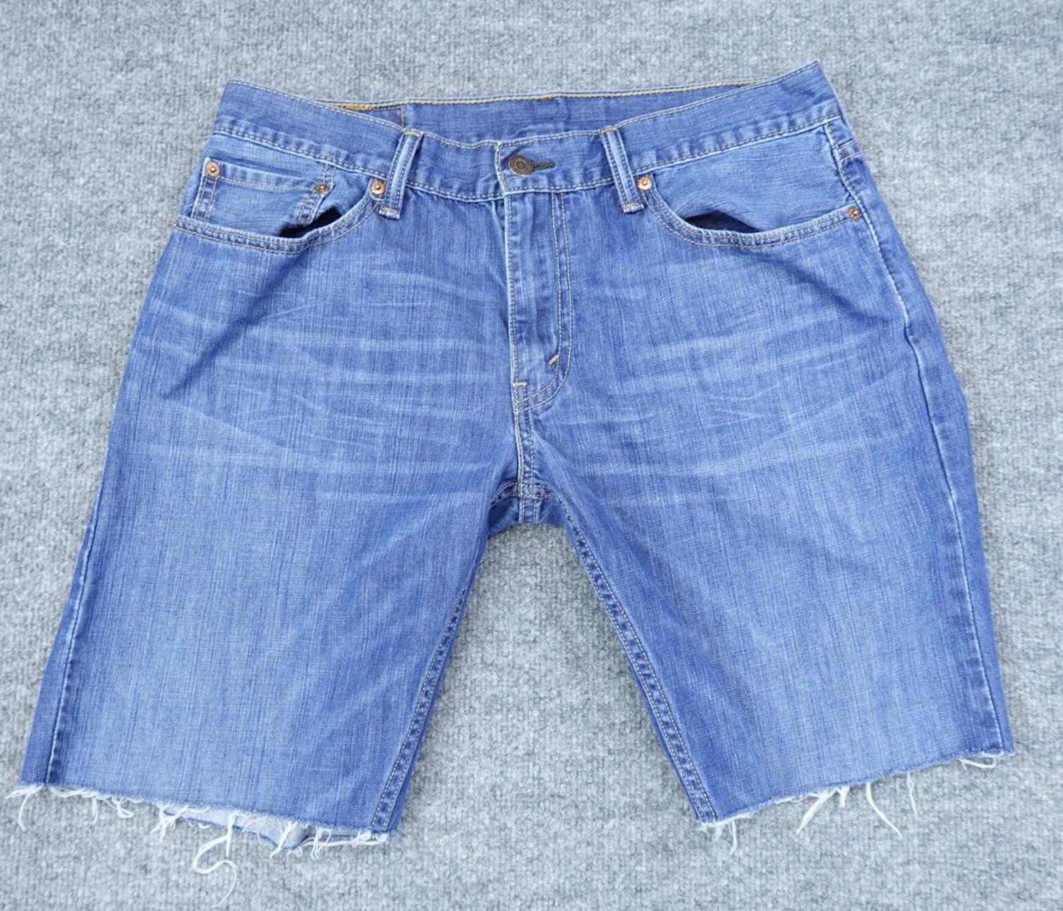 Levis Shorts Men 32x9 Blue Cut Off Jorts Medium Wash Denim Skater Jean Tag 34