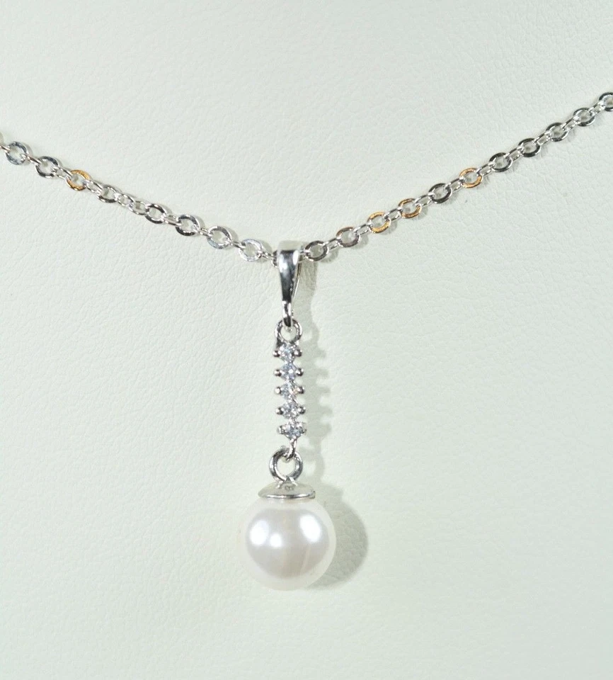 Collar colgante Forever 21 plata lágrima imitación perlas cadena 16"  Foto 2 de 4