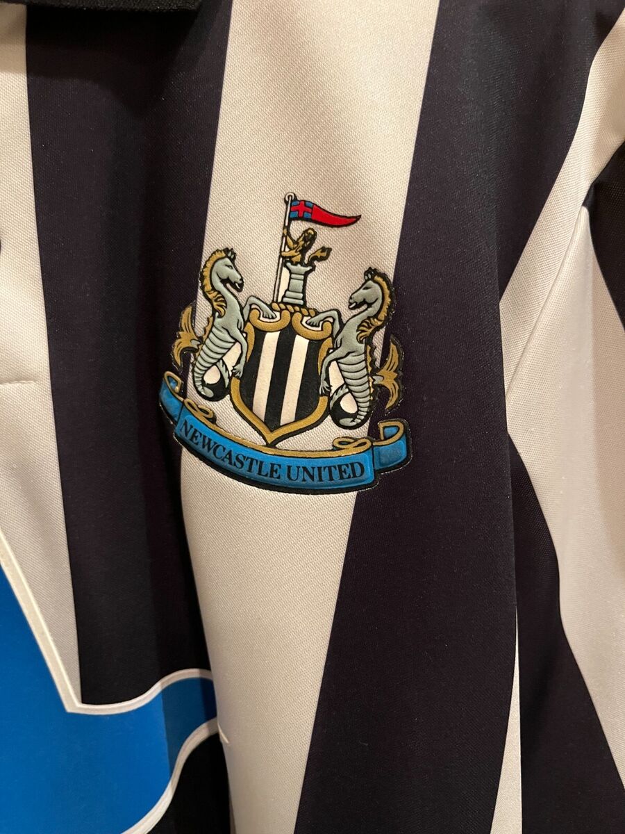 Newcastle United home jersey 1994-95; Size: Large; Excellent Newcastle United home jersey 1994-95; Size: Large; Excellent
