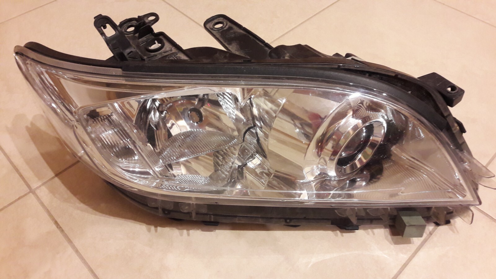 81130-42500 OEM RH Halogen Headlamp Toyota Rav4 EU 02.2010-12.2012  