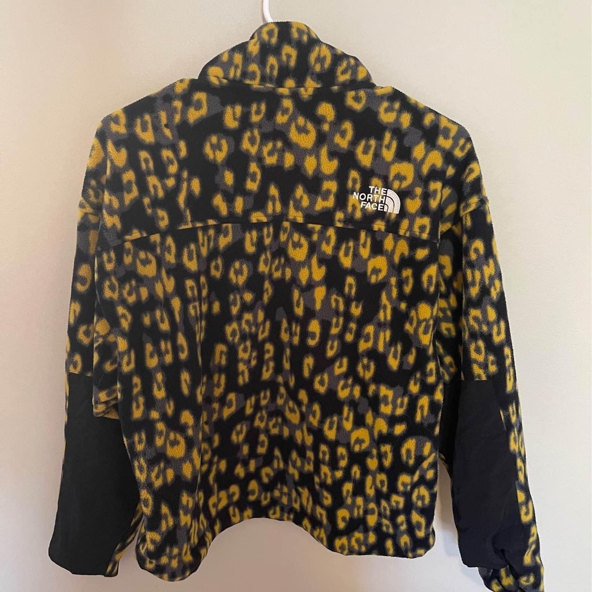 The North Face Women Leopard Print TKA Kataka ¼ Zip Fleece sweater