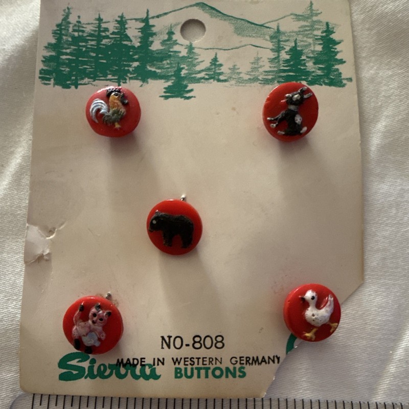 Sierra Vintage children Glass Animals Round Buttons Card Red Made in W Germany