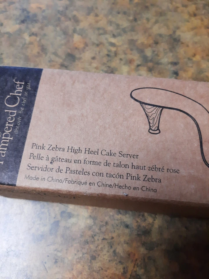 Pampered Chef High Heel Cake Server Pink New - Image 3 of 4
