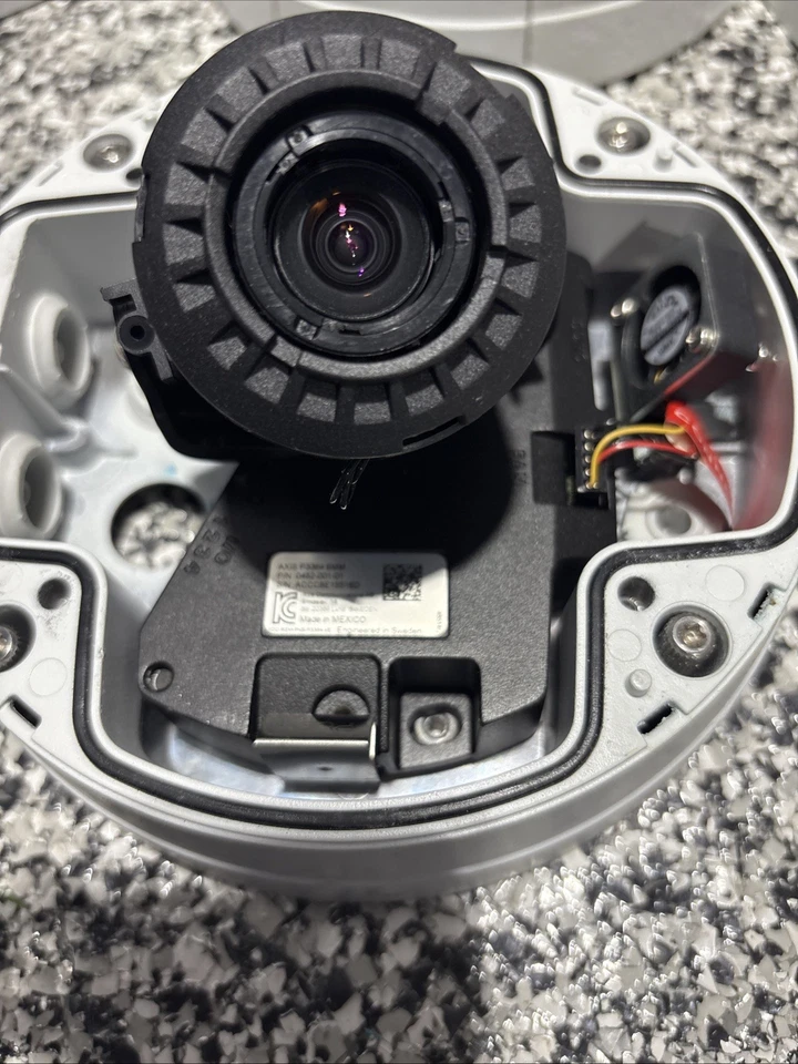 Lote de 12 cámaras domo fijas de red AXIS P3364-LVE 6 MM usadas Foto 3 de 4