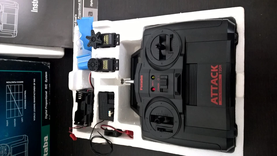 FUTABA ATTACK T2DR Controller Transmitter RC RADIO SET SERVO RECEIVER Kyosho 2CH - Image 3 of 4