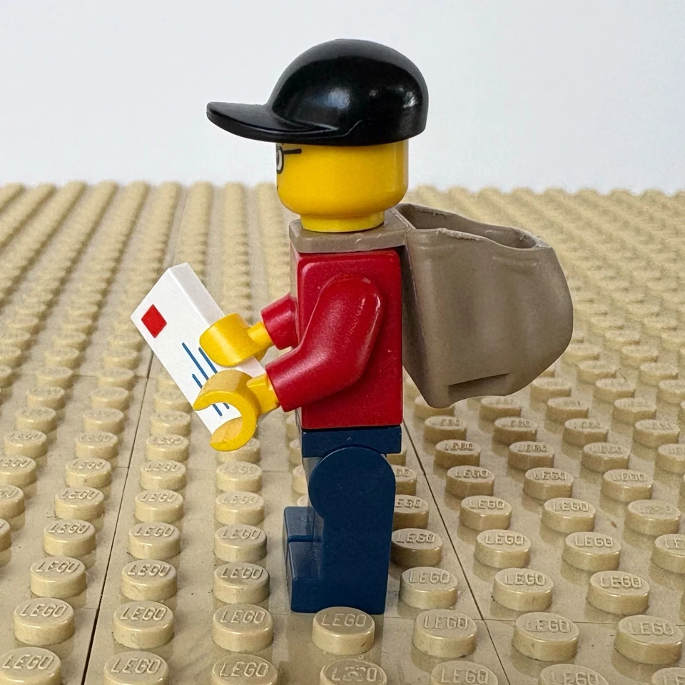 LEGO Creator Winter Village 🎄 Post Man twn145, 10222 POST OFFICE 2011 CHRISTMAS - Image 3 of 4