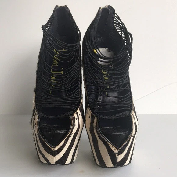 Zapatos de tacón London Trash Crush talla 7,5 pelo de becerro cebra punta abierta plataforma nuevos sin caja Foto 4 de 4