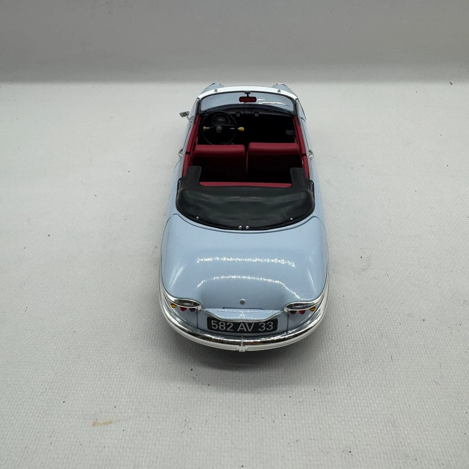 MODELLINO AUTO PANHARD PL 17 CABRIO - SOLIDO - SCALA 1:18 - Immagine 3 di 4