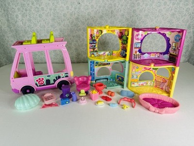 Hasbro Littlest Pet Shop City Double Decker Shuttle Bus And LPS Nooks