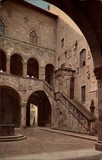 Cortile del Bargello Florence Italy vintage postcard d364