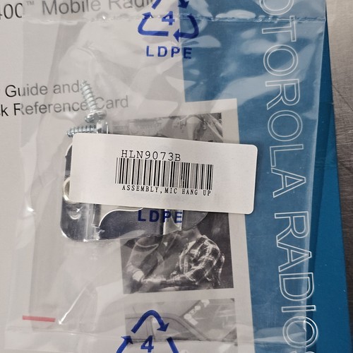 Motorola PM400 UHF 438-470MHz 64 Channel 40W Mobile Two-Way Radio - Zdjęcie 4 z 10