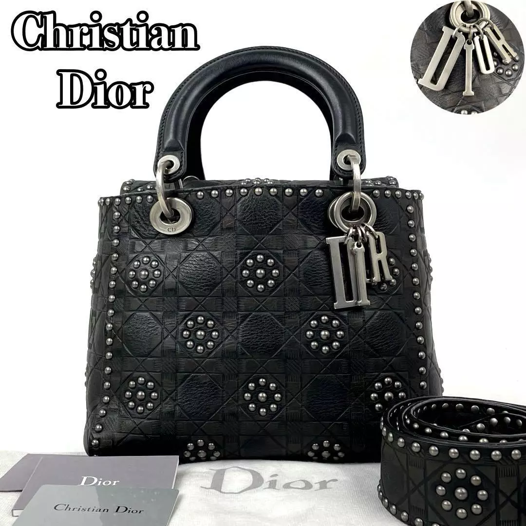 Sac à main Lady Dior moyen 2 voies cuir clouté