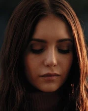 NINA DOBREV 8x10 PHOTO *