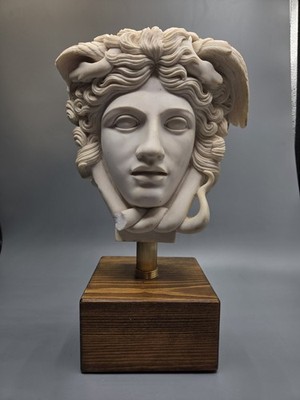 A Giannelli Sculpture Medusa Head Italy 1999 Signed Limited Edition