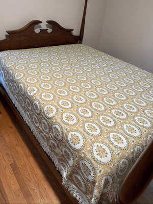 Vintage Handmade Bedspread Coverlet Floral 1960s Queen Size 90x90  Fringe