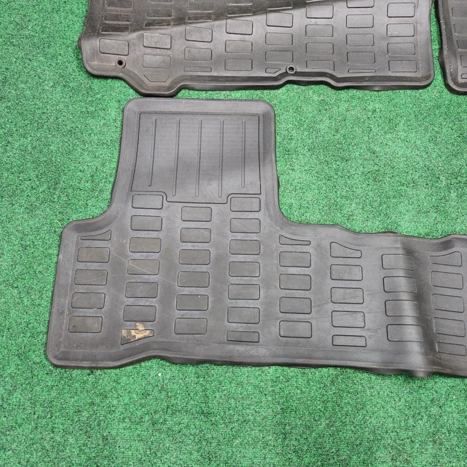 Juego de alfombrillas para todo tipo de clima Honda CRV CR-V 2007-2011 OEM negras usadas Foto 4 de 4