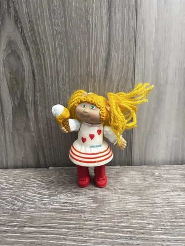 Cabbage Patch Kids Posable 3.5" PVC Figure Doll Hearts & Ice Cream1984 Vintage