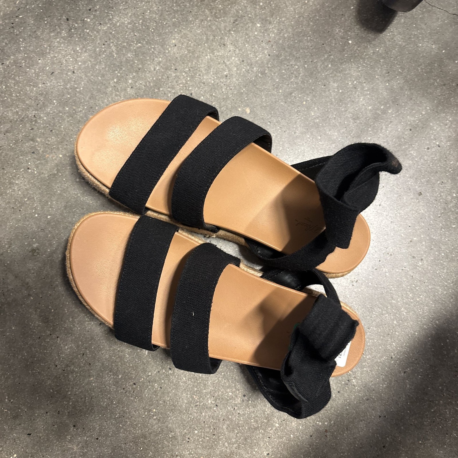 Universal Thread Women's Annie Platform Sandals B… - image 2