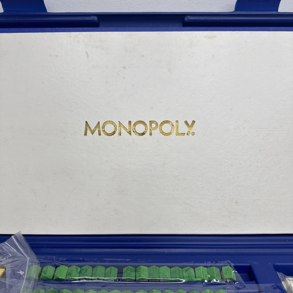 Vintage RARE 1973 MONOPOLY Game with Blue Hard Plastic Travel Case - Image 3 of 4