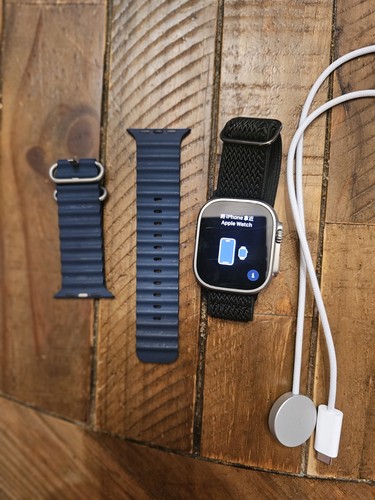 Apple Watch Ultra 2 49mm Boîtier Titane Débloqué Très Bon État Occasion