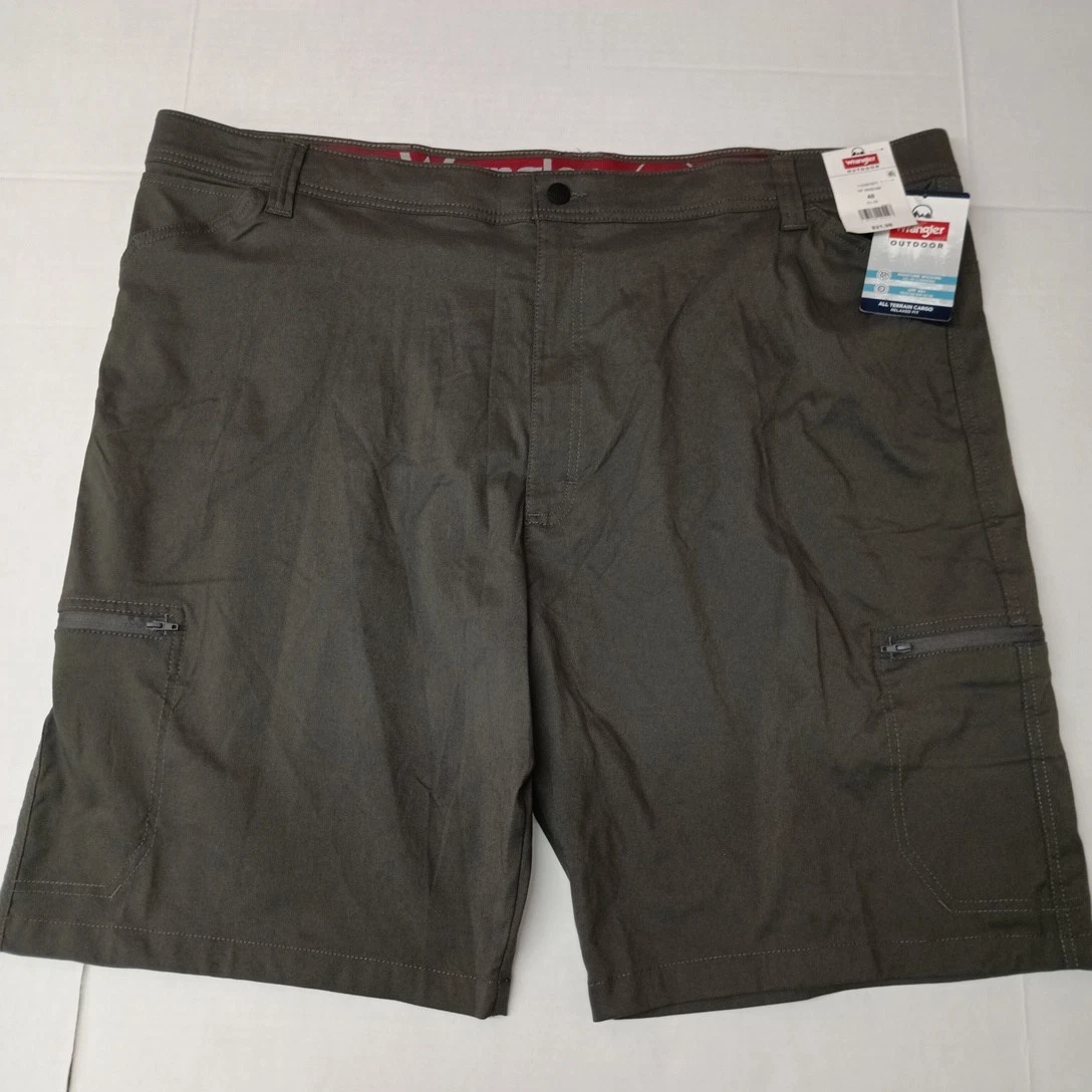 Wrangler All Terrain Cargo Shorts Men's Size 48 Gray 10" Inseam Relaxed Fit
