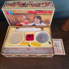 Vintage 1979 Tupperware Mini Mix It Children's Mixing Set Toys - NIB