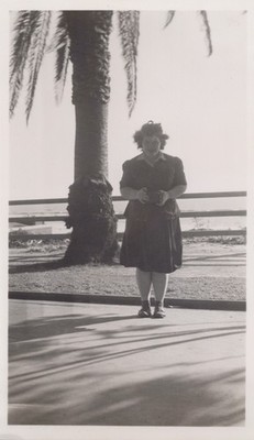 Woman Photographer with her Camera palm VINTAGE PHOTO ORIGINAL Small Snapshot