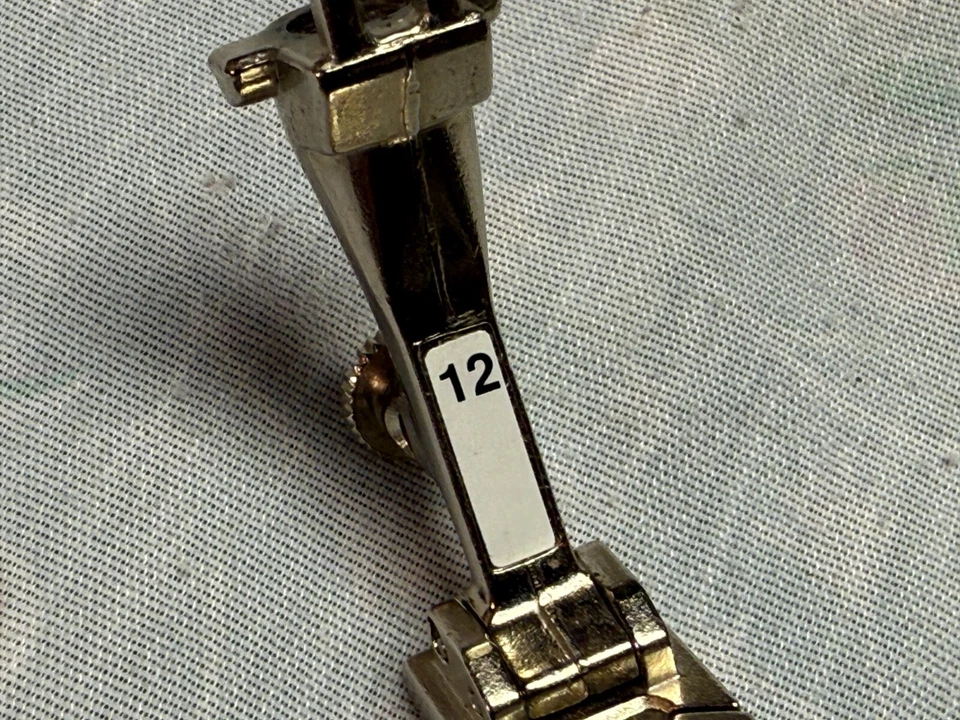 Bernina Old Style No. 12 Tricot / Bulky Overlock Foot - Image 3 of 4