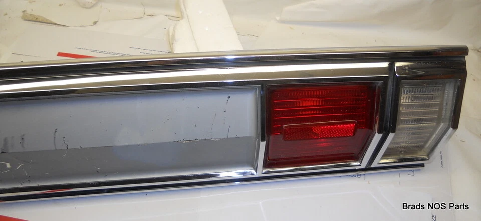 NOS new takeoff MoPar 1966 Plymouth Fury III  INNER RH TAILLAMP ASSY  2585134 - Image 2 of 4