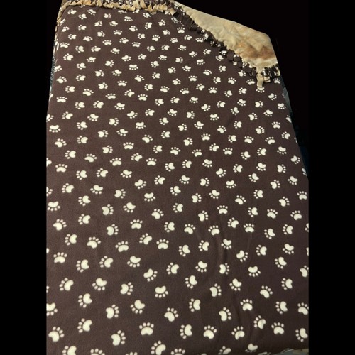 Brown Paw Print Tie Dye Handmade Fleece Tie Blanket - Picture 2 of 7
