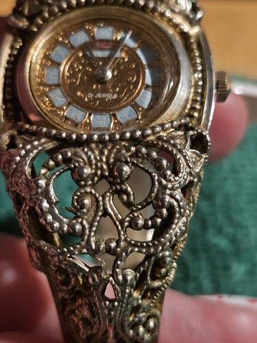 VINTAGE LADIES CAMY CUFF HOODED WRIST WATCH, 17 JEWEL,BANGLE STYLE Beautiful - Picture 11 of 17