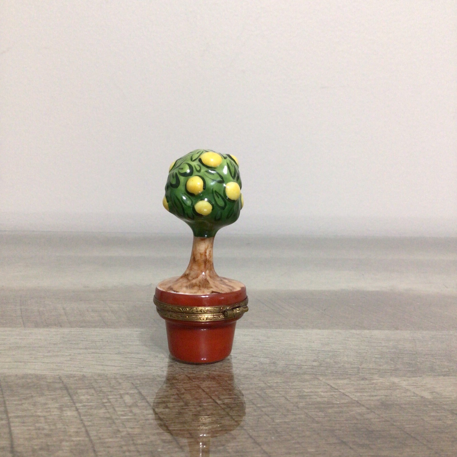 Picture 2 of 8