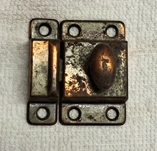 ANTIQUE BRASS PLATED METAL TWO PIECE CABINET/CUPBOARD DOOR LATCH, 1 3/4 X 1 7/8