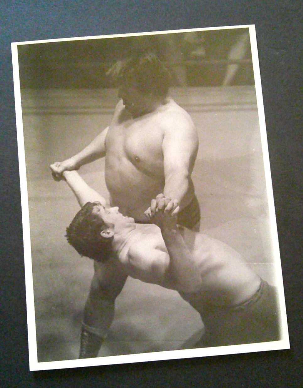 Crusher Verdu Wrestling in England Photo 1969 - 6.5 x 8.5-in - Magazine File Pix